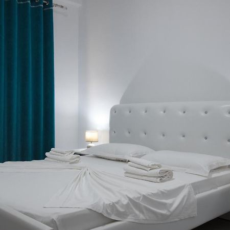 Grand Blue Aparthotel Саранда Екстер'єр фото